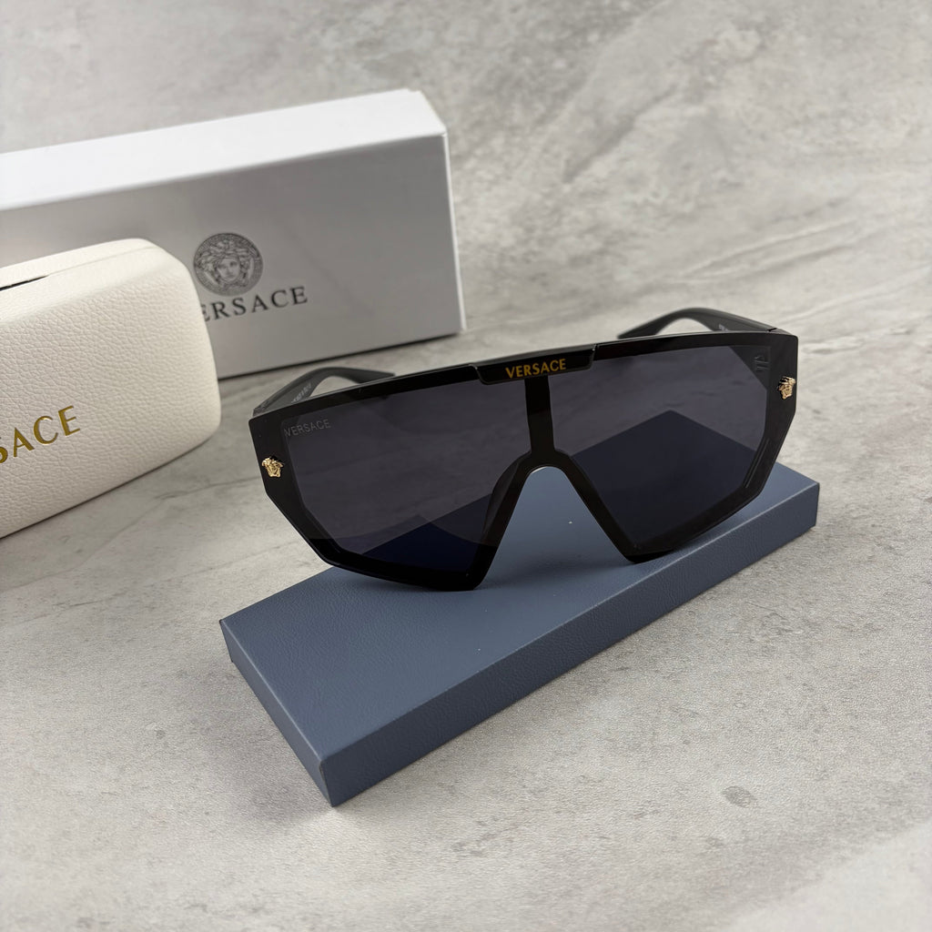 Modern Oversized Shield Sunglasses - Black UV Protection Eyewear