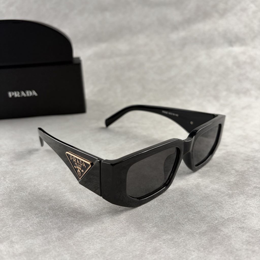 Modern Rectangular Sunglasses - Sleek UV Protection Eyewear