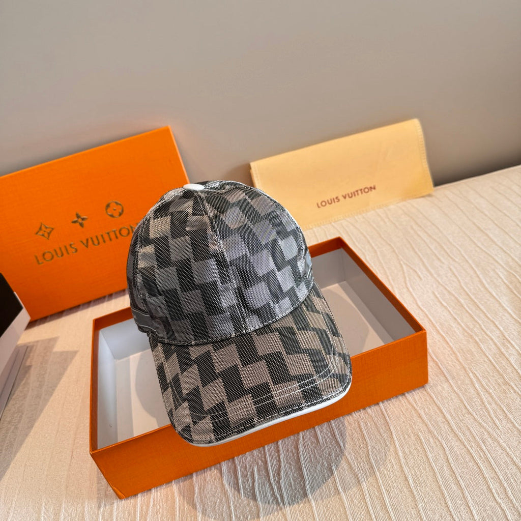 Classic Checkered Baseball Cap - Effortless Chic