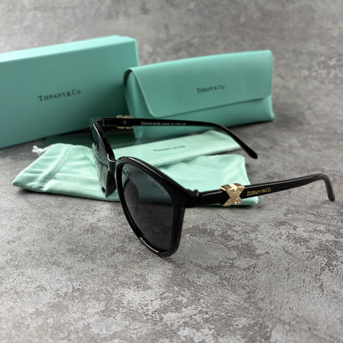 Classic Cat-Eye Sunglasses – Lightweight UV Protection Eyewear