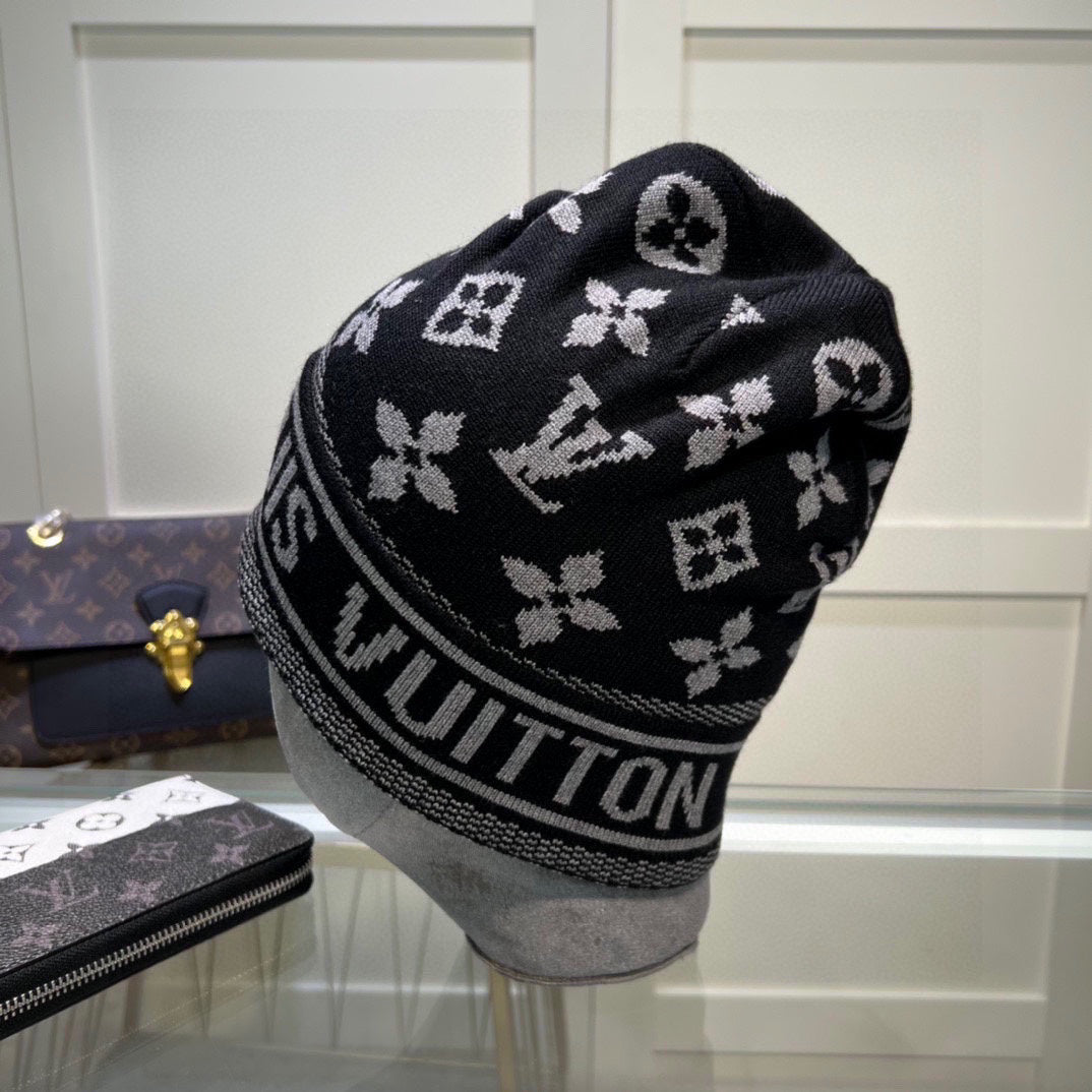 L//V Printed Knitted Beanie in Black