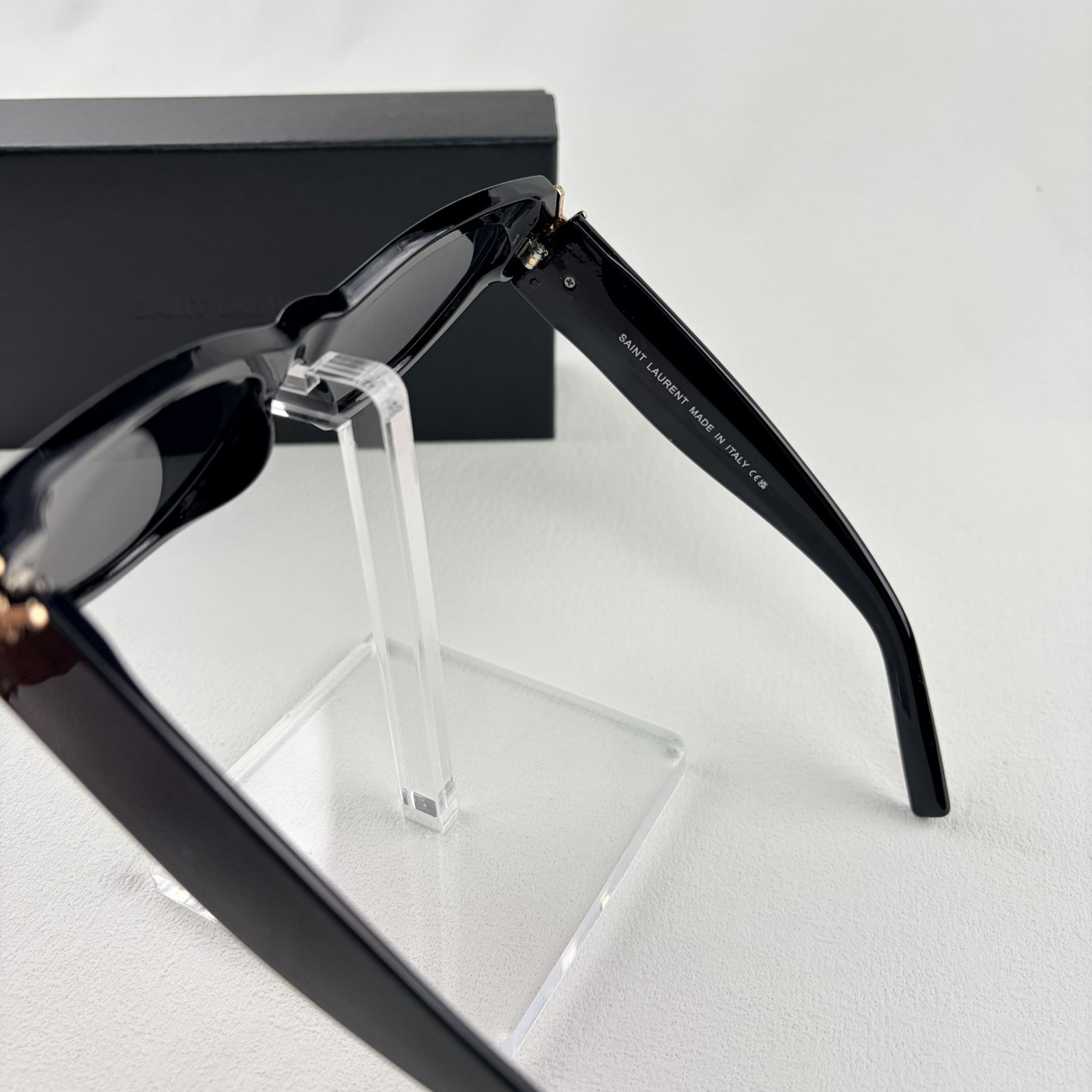 Classic Cat-Eye Sunglasses - Premium Acetate UV Protection Eyewear