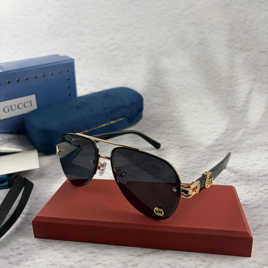 Modern Pilot Sunglasses with Gold Accents - UV400 Protection