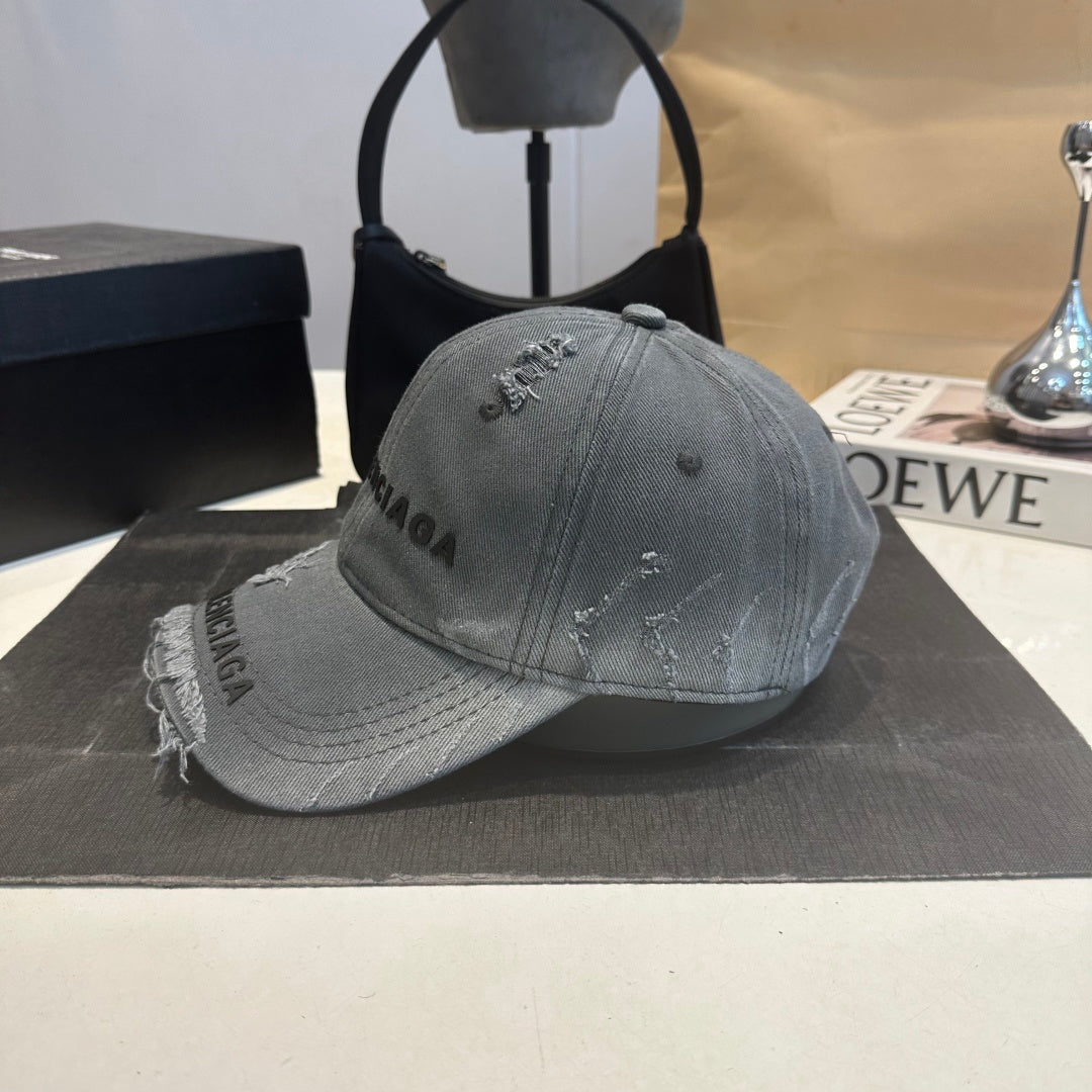 Baseball Cap in Ash Grey