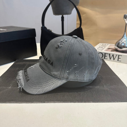 Baseball Cap in Ash Grey