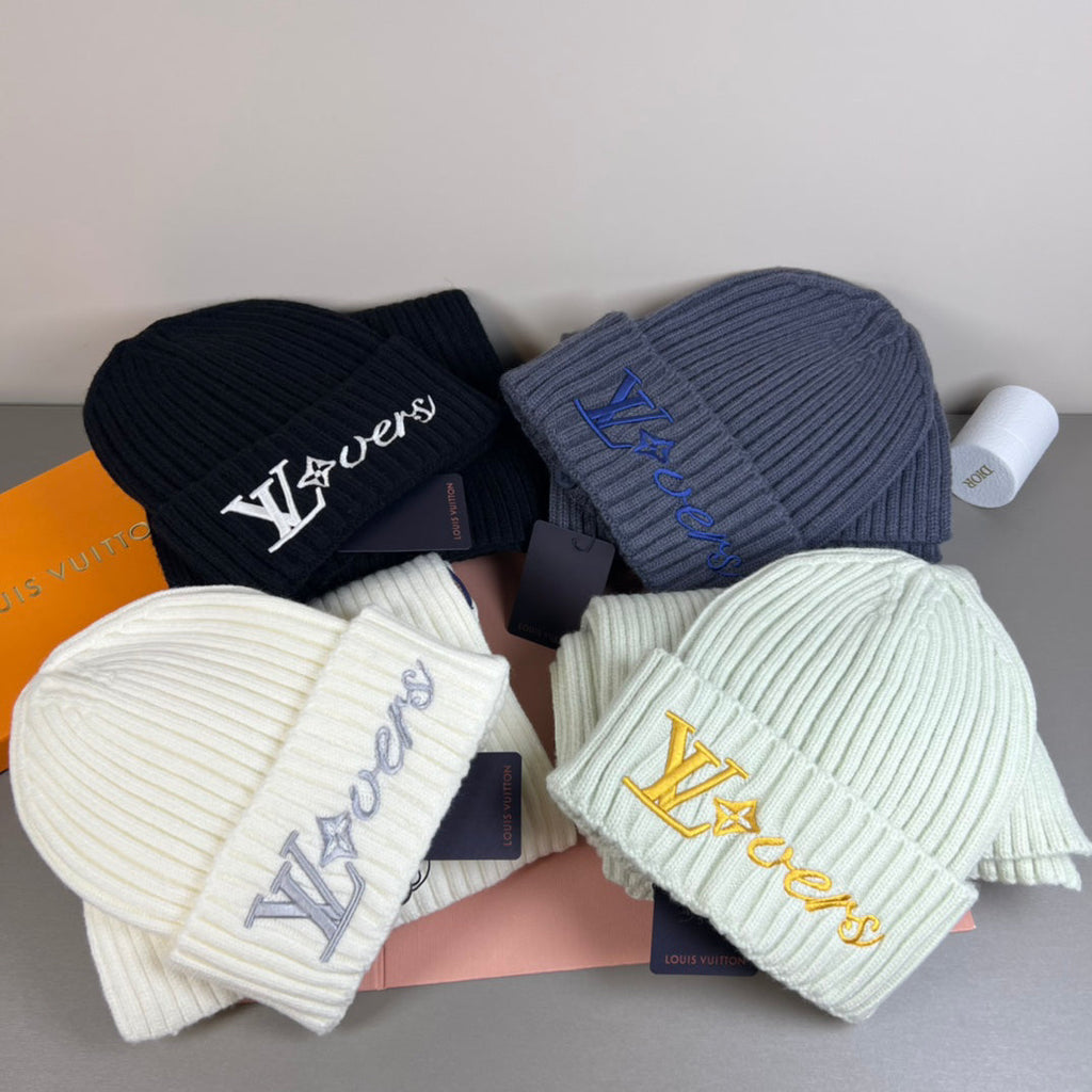 Set of Beanie and Scarf