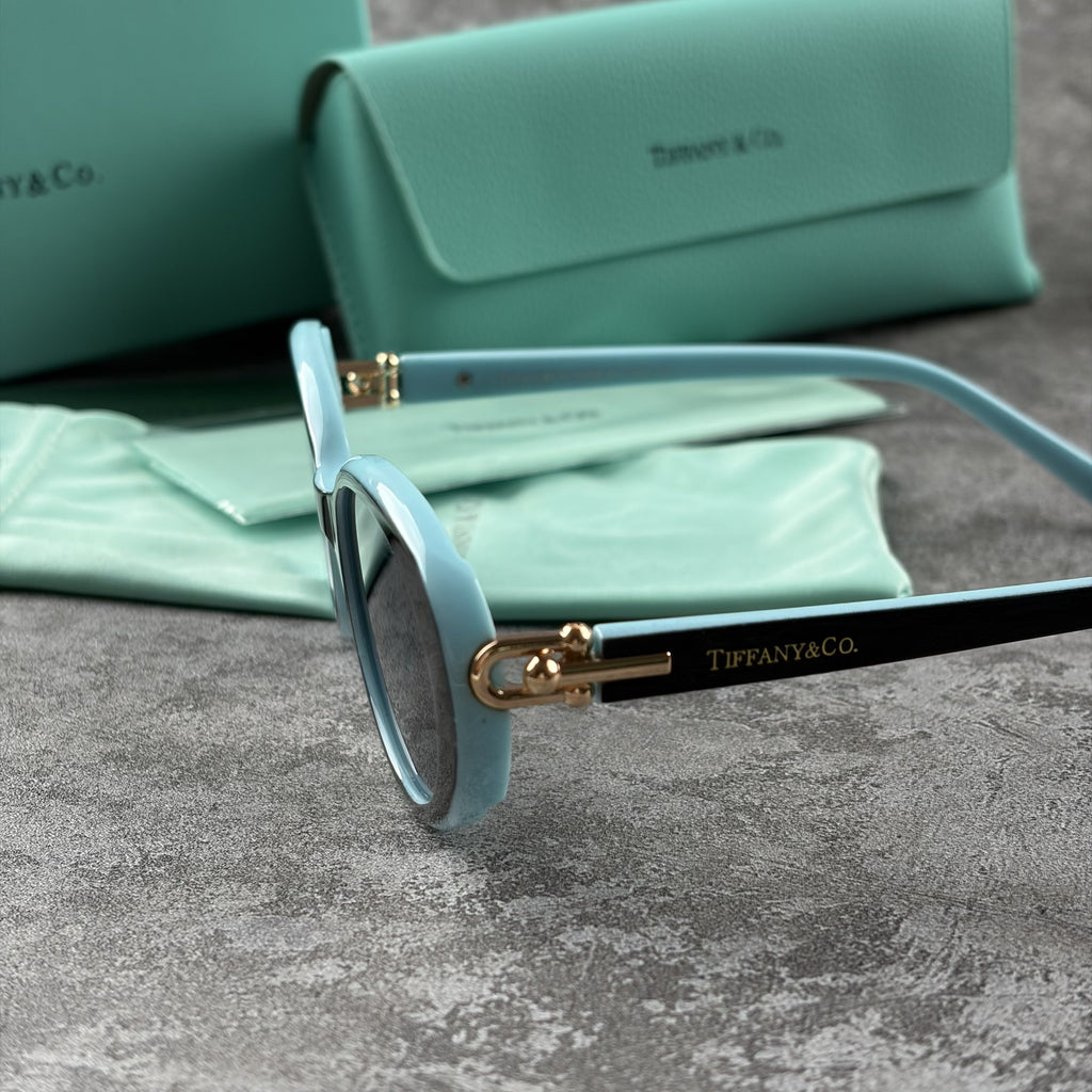 Oval Frame Sunglasses | UV-Protected Fashion Shades for Women