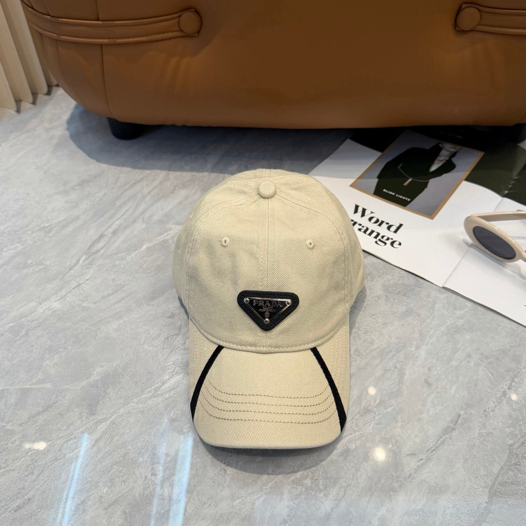 Chic Minimalist Baseball Cap with Elegant Contrast Detail