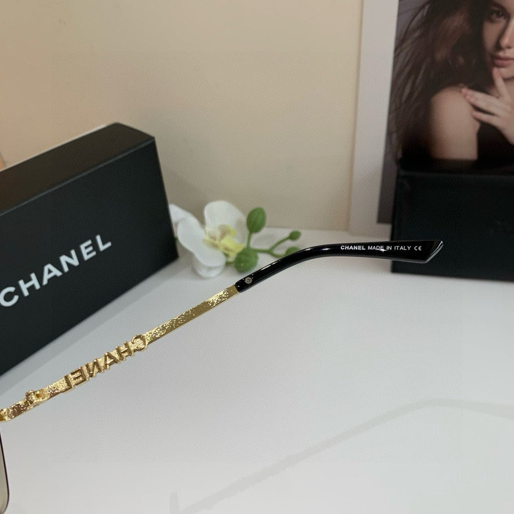 CC Gold-Trimmed Gradient Square Sunglasses