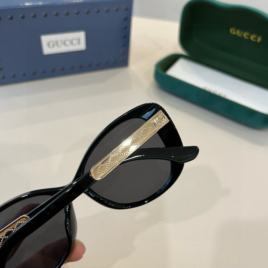 Elegant Black Cat-Eye Sunglasses